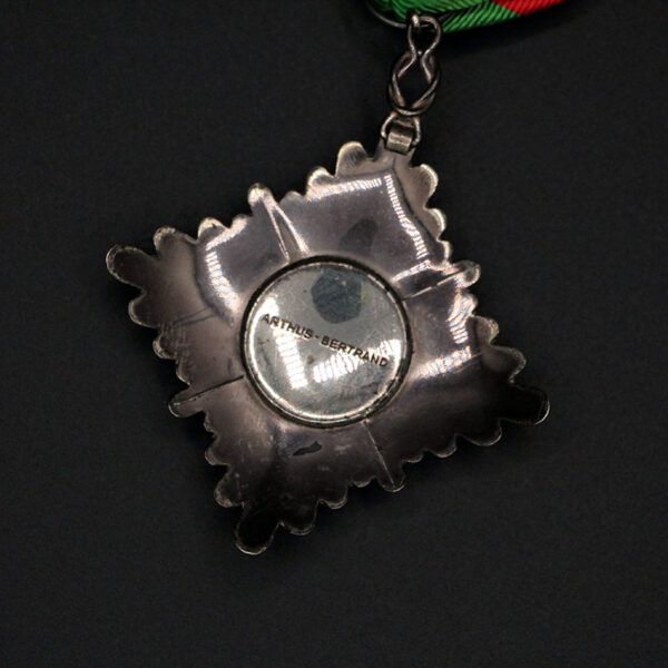 مدال همایونی درجه پنج با جعبه و ربان فابریک دوره رضا شاه پهلوی - Image 3