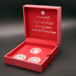 مدال یادبود سی امین سالگرد انقلاب اسلامی با جعبه فابریک و شناسنامه - Image 2