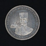 مدال نفره بسیار نایاب دیدار ناصرالدین شاه قاجار با ویلهم پادشاه آلمان در سفر برلین(سایز بزرگ)